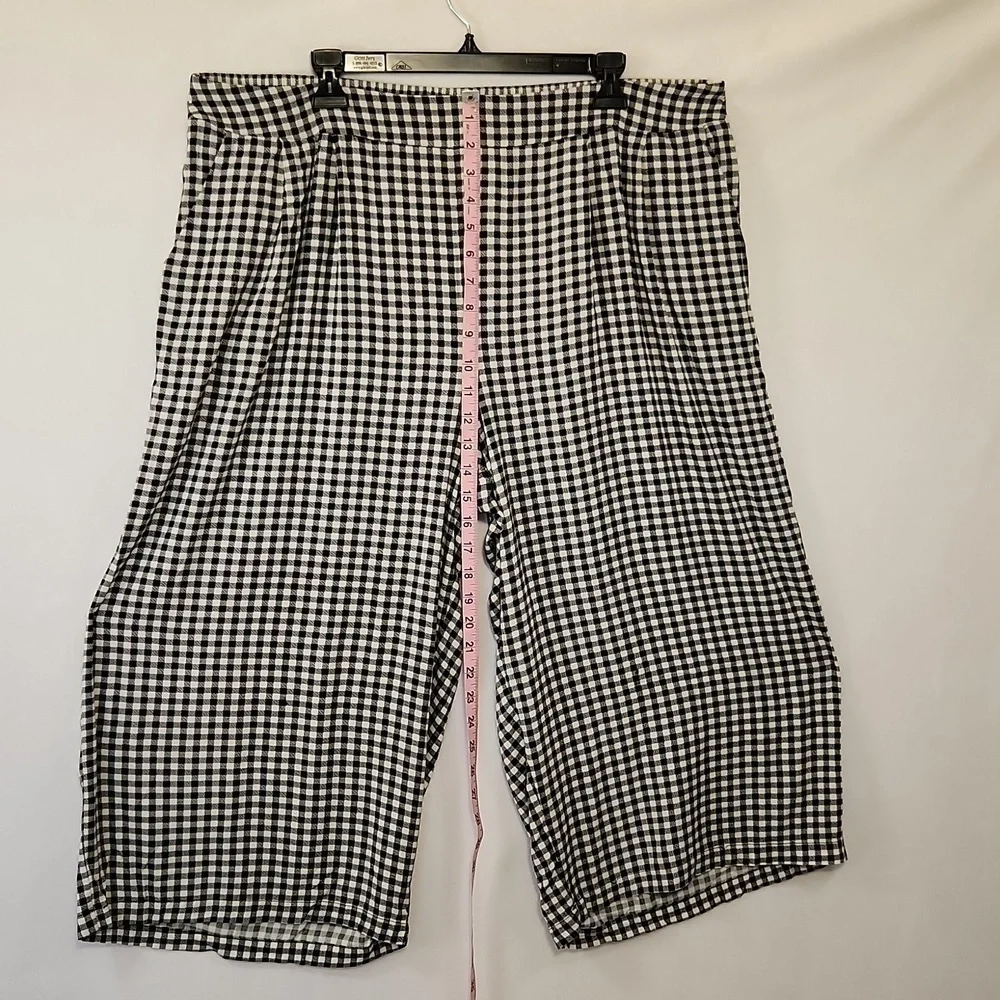 Torrid 4X Black White Gingham Print Wide Leg Elastic Back Pockets Cropped Pants